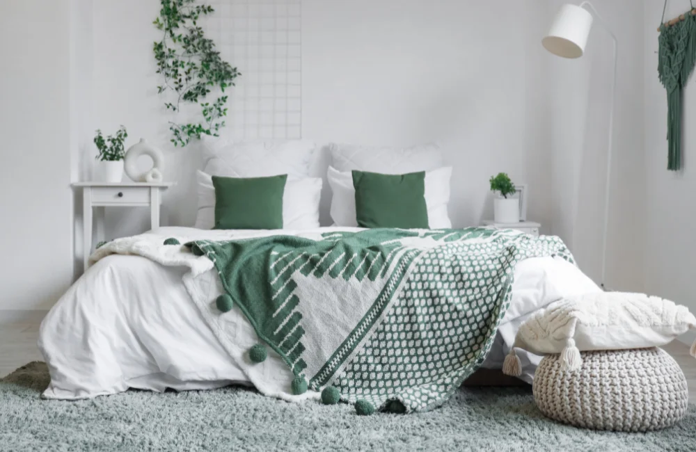 สีห้องนอนเขียวอมเทา