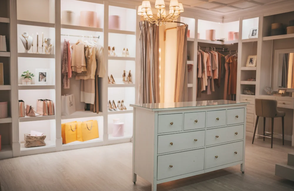 แนวทางออกแบบ Walk-in Closet ให้ฟังก์ชันครบ