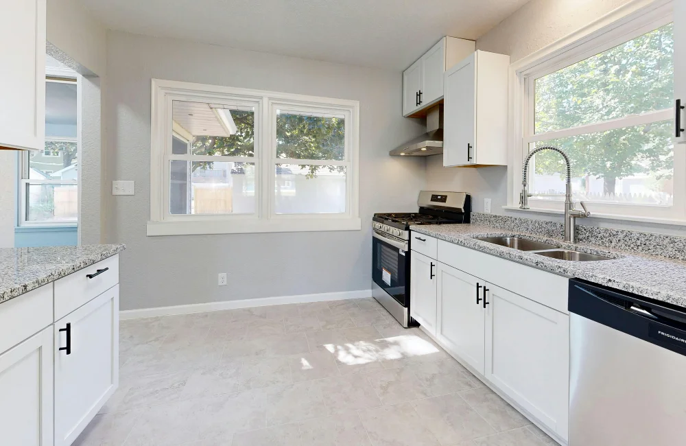 เทคนิคแต่งห้องครัวด้วยหน้าต่างบานใหญ่