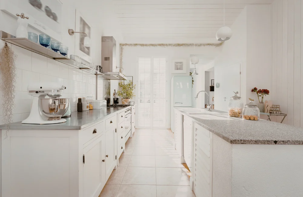 แต่งห้องครัวสวย ๆ โทนสีขาว