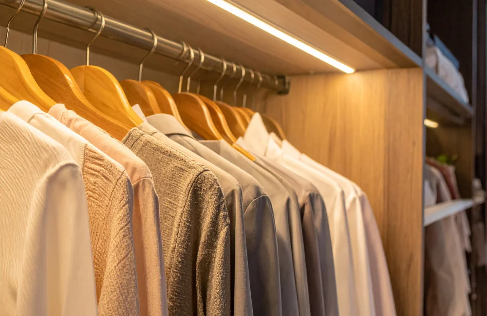 เพิ่มฟังก์ชันไฟ LED อัตโนมัติในตู้เสื้อผ้า