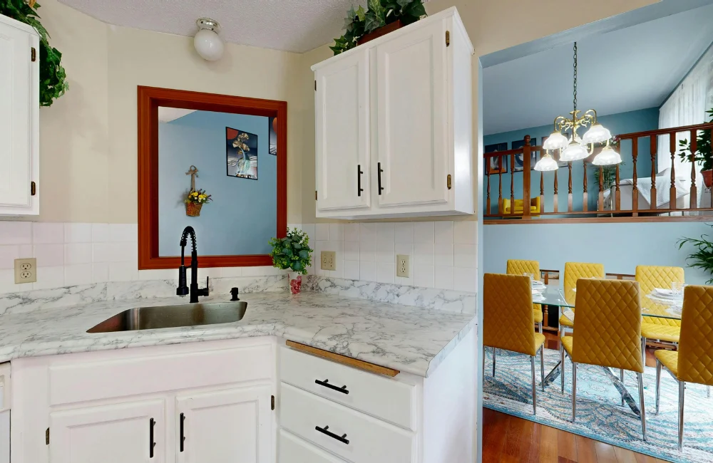 ไอเดียจัดครัวเล็ก ๆ ด้วยเฟอร์นิเจอร์อะคริลิก